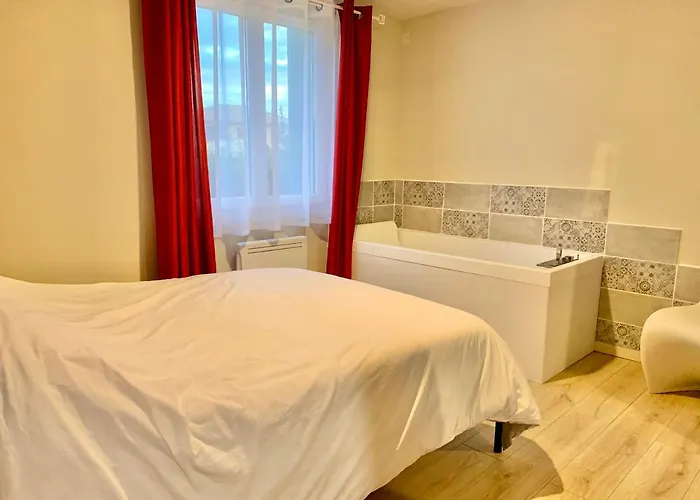 - Superbe Cocon Independant Avec Balneo Et Jardin Daire *