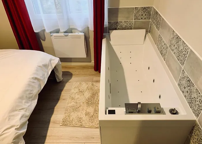 Apartmán - Superbe Cocon Independant Avec Balneo Et Jardin